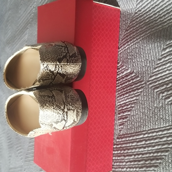 Snake print flats - Picture 5 of 6
